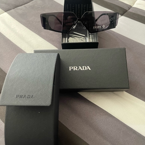 Prada shades - Picture 1 of 4